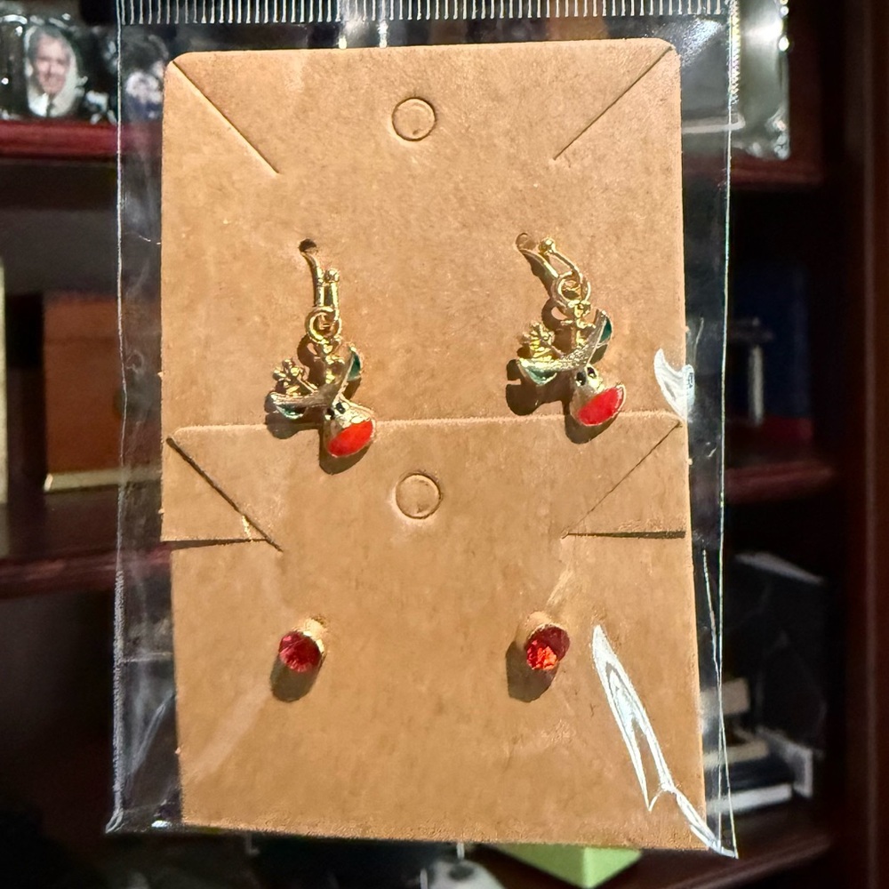 ENAMEL HOLIDAY REINDEER RED NOSE DANGLE & STUD EARRINGS SET (ONE SIZE)